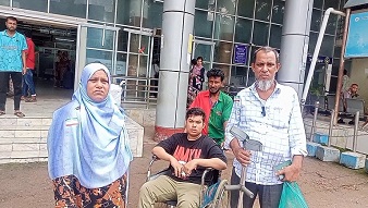 চিকিৎসার উদ্দেশ্যে বেনাপোল দিয়ে ভারতে যাত্রী যাতায়াত বাড়ছে