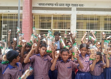 স্কুল ফিডিংয়ে উপস্থিতি বাড়লেও খাবার বরাদ্দ ৯০ শতাংশের