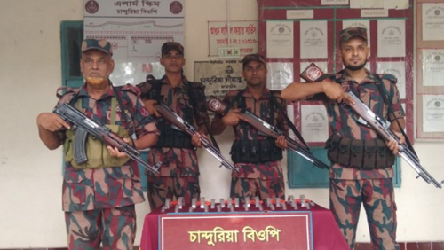 কলারোয়া সীমান্তে সাড়ে ১০ লাখ টাকার ভারতীয় পণ্য জব্দ