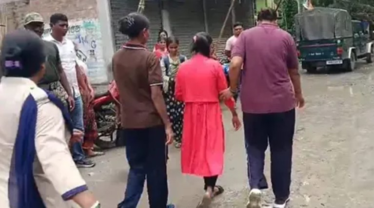 বাংলাদেশের কিশোরী উদ্ধার পশ্চিমবঙ্গের সীমান্তের এক গ্রামে