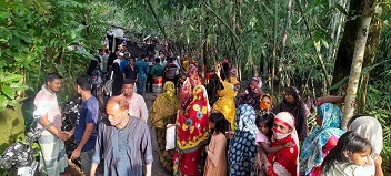 কালিগঞ্জে সড়ক দুর্ঘটনায় মা আহত, শিশুপুত্র নিহত