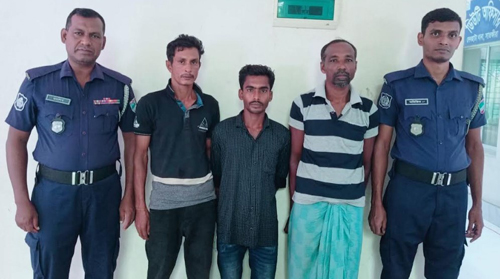 দেবহাটায় পুলিশের অভিযানে ৩ জন গ্রেপ্তার, ৫ পিস ইয়াবা উদ্ধার