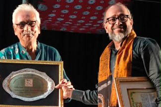 আন্তর্জাতিক নাট্য প্রতিযোগিতায় প্রথম পুরস্কার পেলেন বাংলাদেশের আসাদুল ইসলাম