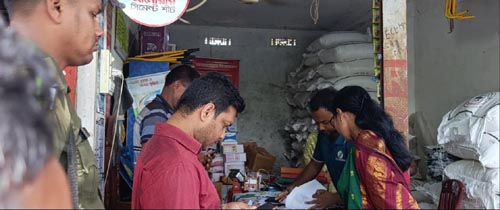 আশাশুনিতে ভোক্তা অধিকারের অভিযানে ২ দোকানে জরিমানা