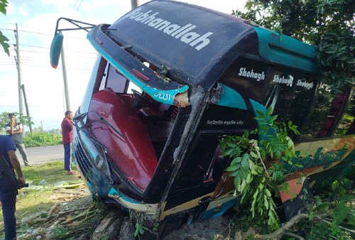 সাতক্ষীরায় সোহাগ পরিবহনের ধাক্কায় পথচারী নিহত