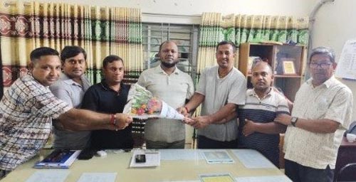 দেবহাটা উপজেলা পুজা উদযাপন ফ্রন্ট নেতৃবৃন্দের নবাগত ওসির সাথে সৌজন্য সাক্ষাৎ