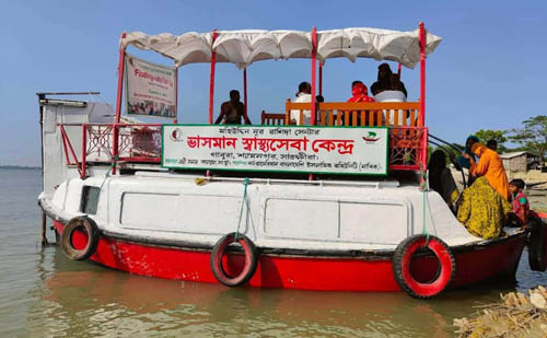উপকূলীয় শ্যামনগরের গাবুরায় ভাসমান স্বাস্থ্যসেবা ক্যাম্প