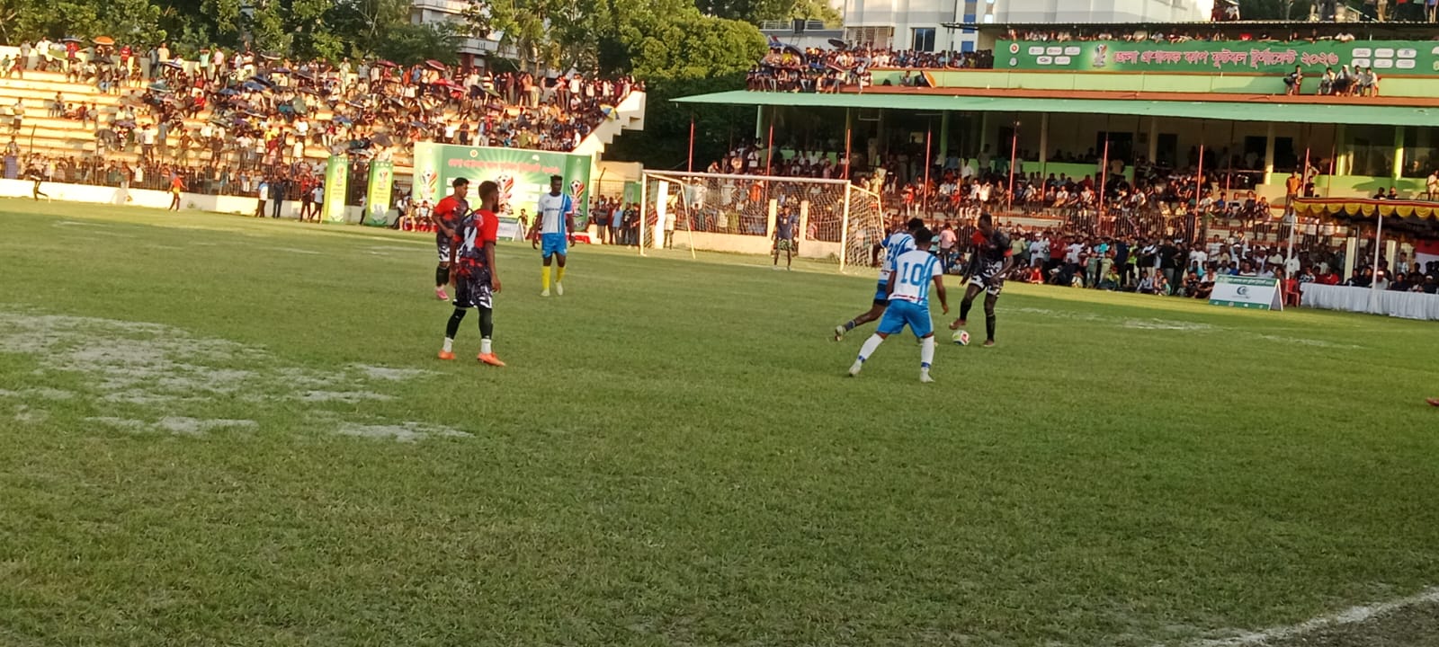 ডিসি কাপ ফুটবল টুর্নামট-২০২৬: নাইজরিয়ান এলিছানর হ্যাট্রিক সাতক্ষীরা সদর উপজলা সমিত