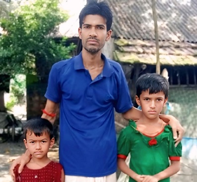 অসুস্থ পুরোহিত শুভংকরের আকুতি: বাঁচতে চান তিন মেয়ের বাবা