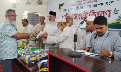 আশাশুনির ৯০ শিক্ষা প্রতিষ্ঠান ও ক্রীড়া ক্লাবে ক্রীড়া সামগ্রী বিতরণ