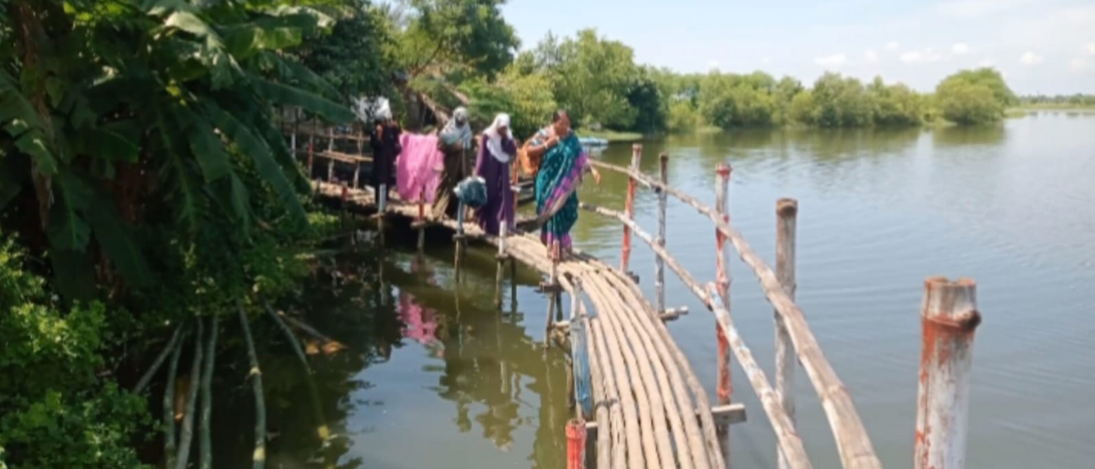 আম্ফানের ৬ বছর পরও তৈরি হয়নি সড়ক ও কালভার্ট: ৬ গ্রামের ২৮ হাজার মানুষের দুর্ভোগ