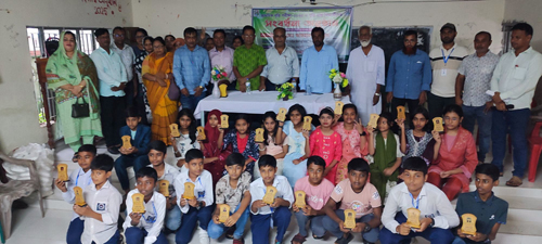 পাইকগাছা মডেল সরকারি প্রাথমিক বিদ্যালয়ে মেধা বৃত্তিপ্রাপ্তদের সংবর্ধনা