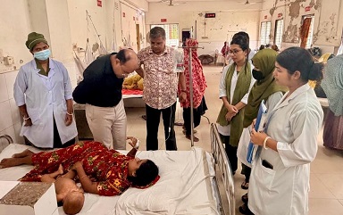 কয়রায় চিকিৎসা না পাওয়া মা ও শিশুর দায়িত্ব নিলেন ডা. জুবাইদা রহমান