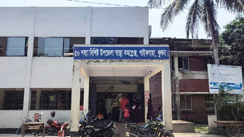 পাইকগাছা স্বাস্থ্য কমপ্লেক্স: সপ্তাহের ৬ দিন বন্ধ ওটি, নামে তালপুকুর-ঘটি ডোবেনা