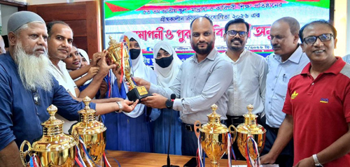 ফকিরহাটে গ্রীস্মকালীন  ক্রীড়া প্রতিযোগিতার পুরস্কার বিতরণ