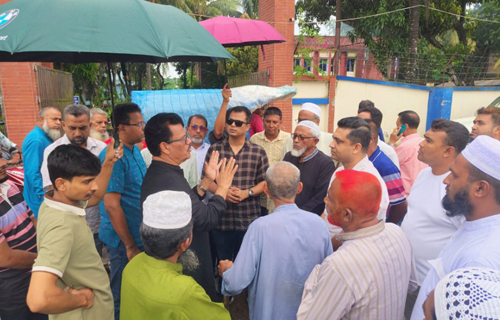 শ্যামনগর থানার সামনে জেলা পরিষদের বেদখল হওয়া জমি উদ্ধার করলেন প্রশাসক হাবিব