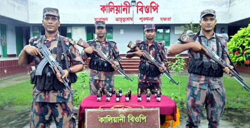 সাতক্ষীরা সীমান্তে বিজিবির অভিযানে প্রায় দশ লক্ষ টাকার মালামাল জব্দ