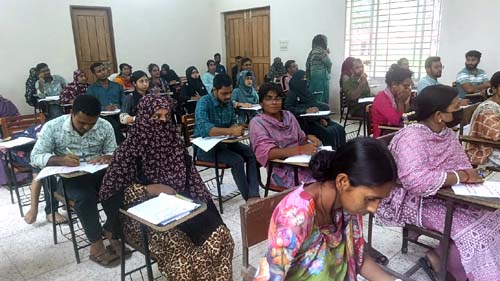 সাতক্ষীরায় অ্যাডভান্স ও ভেটেরিনারি সার্টিফিকেট কোর্সের পরীক্ষা শুরু