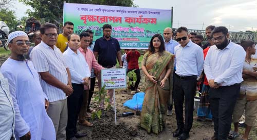 দেবহাটায় সোনালু বাগান উদ্বোধন করলেন ডিসি কাউসার আজিজ