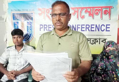 তালায় বিএনপি নেতার বসতবাড়িতে হামলা-ভাংচুর ও লুটপাট: সংবাদ সম্মেলন