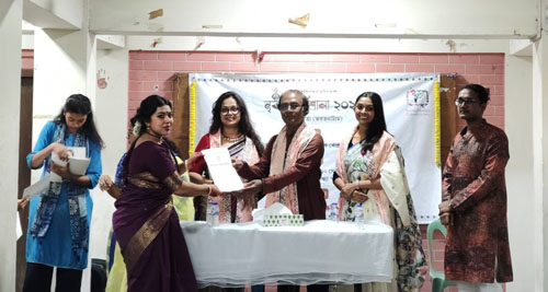 ভরতনাট্যম কর্মশালা সম্পন্ন: শায়নীকে জেলা রবীন্দ্রসঙ্গীত সম্মিলন পরিষদের অভিনন্দন