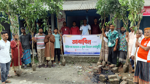 দেবহাটার চরশ্রীপুরে চিকিৎসা সহায়তা ও চারা বিতরণ