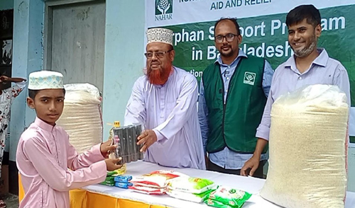 তালায় ২০ এতিম পেল দুই মাসের খাদ্য ও স্বাস্থ্য সুরক্ষা সামগ্রী