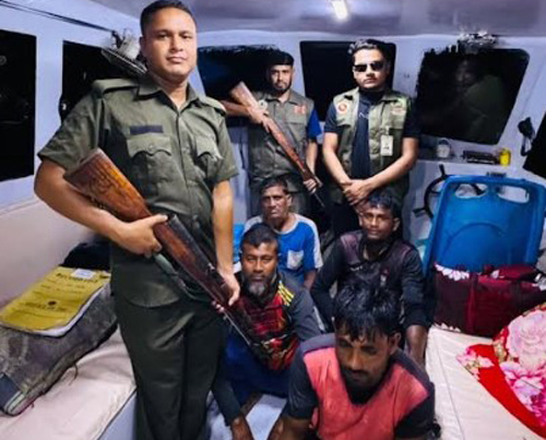 সুন্দরবনে অভয়ারণ্যে মাছ ধরার অভিযোগে চার জেলে আটক