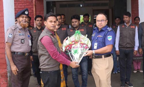 সাতক্ষীরা জেলা ডিবি কার্যালয় বার্ষিক পরিদর্শন করলেন পুলিশ সুপার