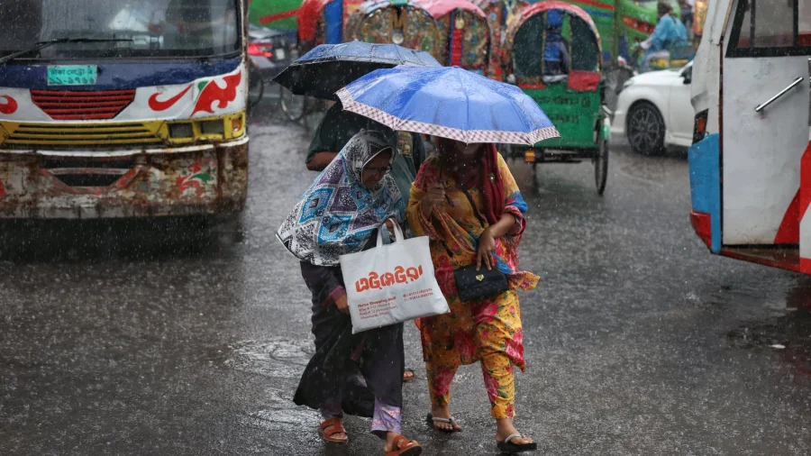 শরতেও প্রতিদিন বৃষ্টি, তারপরও কেন কমছে না ভ্যাপসা গরম