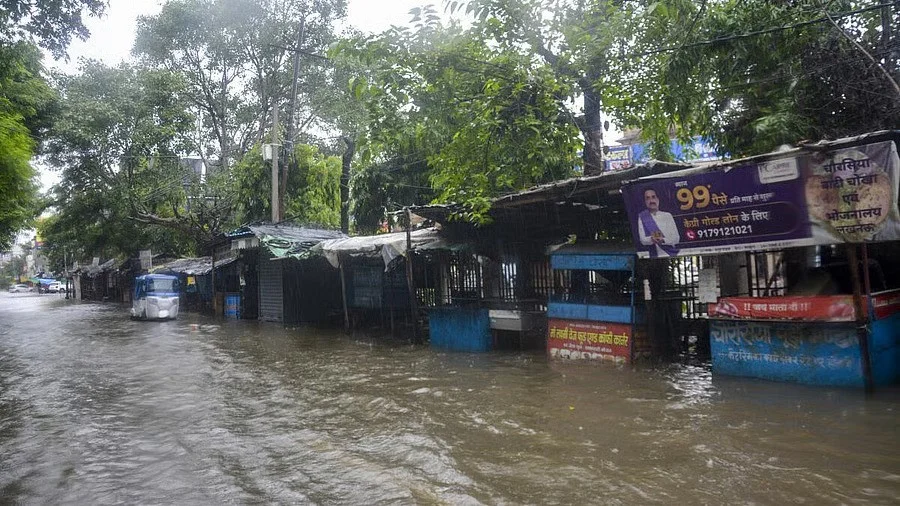 উত্তর প্রদেশে ভারী বৃষ্টি ও বন্যায় মৃতের সংখ্যা বেড়ে ৮১