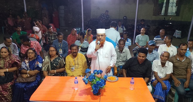 আশাশুনিতে বিভিন্ন পূজাম-প পরিদর্শনে কাজী আলাউদ্দীন