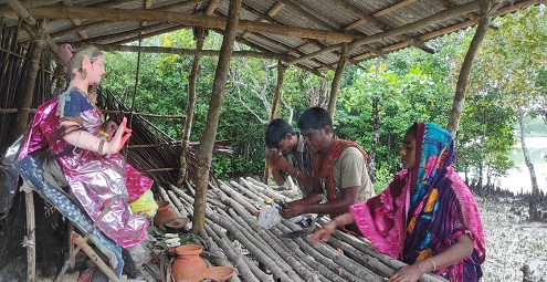 নোনা জলে মানচিত্র হারাচ্ছে উপকূল: লোকসংস্কৃতির বিনাশ ও স্থায়ী সমাধানের দাবি