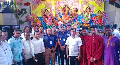 শ্যামনগরে পূজাম-পের নিরাপত্তা ব্যবস্থা পরিদর্শন পুলিশ সুপারের