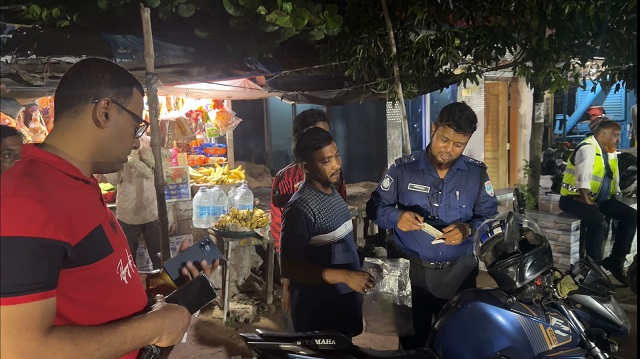 দুর্গাপূজাকে ঘিরে সাতক্ষীরায় পুলিশের বিশেষ চেকপোস্ট: ১১ দিনে আটক ১৪৮ যানবাহন