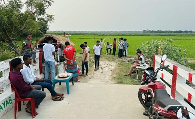 শ্যামনগরে ক্যাফে ‘শেষ বিকেলের চায়ের আড্ডা’, আয় দিয়ে অসহায়দের পাশে দাঁড়ানোর স্বপ্ন