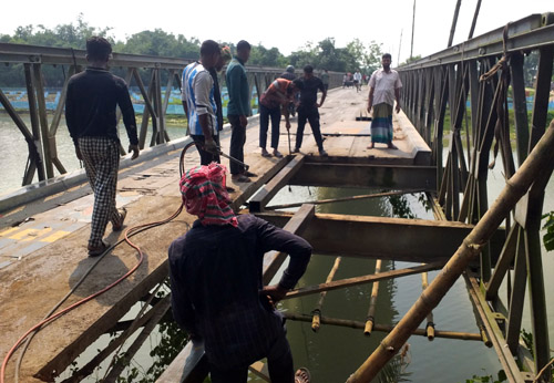 এবার সত্যি সত্যি শুরু হয়েছে শাঁখরা বাজার সংলগ্ন বেইলি ব্রিজের সংস্কার কাজ
