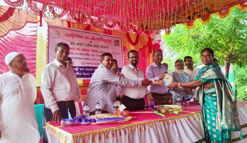 তালায় জব ফেয়ার: সরাসরি চাকরির নিশ্চয়তা পেলেন ১৫ তরুণ-তরুণী