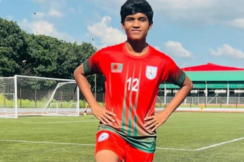অর্থের অভাবে অনিশ্চিত অনূর্ধ্ব-১৭ নারী ফুটবলার প্রতিমা মু-ার চিকিৎসা, এবার নেই পূজার আনন্দ
