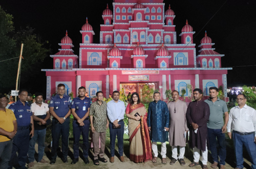 আশাশুনিতে বিভিন্ন পূজামন্ডপ পরিদর্শন করলেন জেলা প্রশাসক মিজ কাউসার আজিজ
