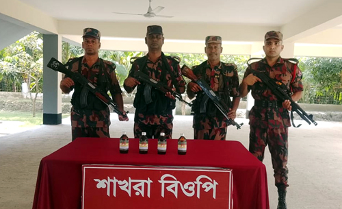 নীলডুমুর ১৭ বিজিবির অভিযানে ৭৮ লক্ষ টাকার হেরোইন তৈরির কাঁচামাল জব্দ