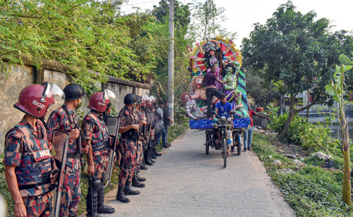 বিজয়া দশমীতে সাতক্ষীরার ৩৮ পূজাম-পে বিজিবির বিশেষ নিরাপত্তা