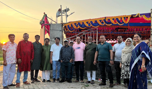 শারদীয় দুর্গোৎসবের শেষলগ্নে বাইনতলায় বন্ধু-স্বজনদের প্রাণের মেলবন্ধন