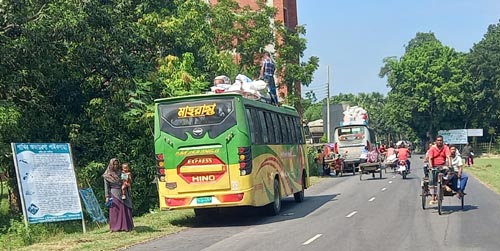 কাজের অভাবে পাইকগাছার হাজারো শ্রমিকের ইটভাটায় পাড়ি
