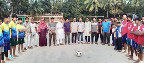 দেবহাটায় চার দলীয় ফুটবল টুর্নামেন্টের ফাইনাল অনুষ্ঠিত