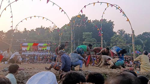 তালায় ঐতিহ্যবাহী হা-ডু-ডু খেলার আসর, চ্যাম্পিয়নদের জন্য গরু ও ফ্রিজ পুরস্কার