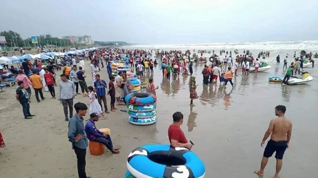 কক্সবাজার সৈকতে গোসলে নেমে ৩ পর্যটকের মৃত্যু, নিখোঁজ ২