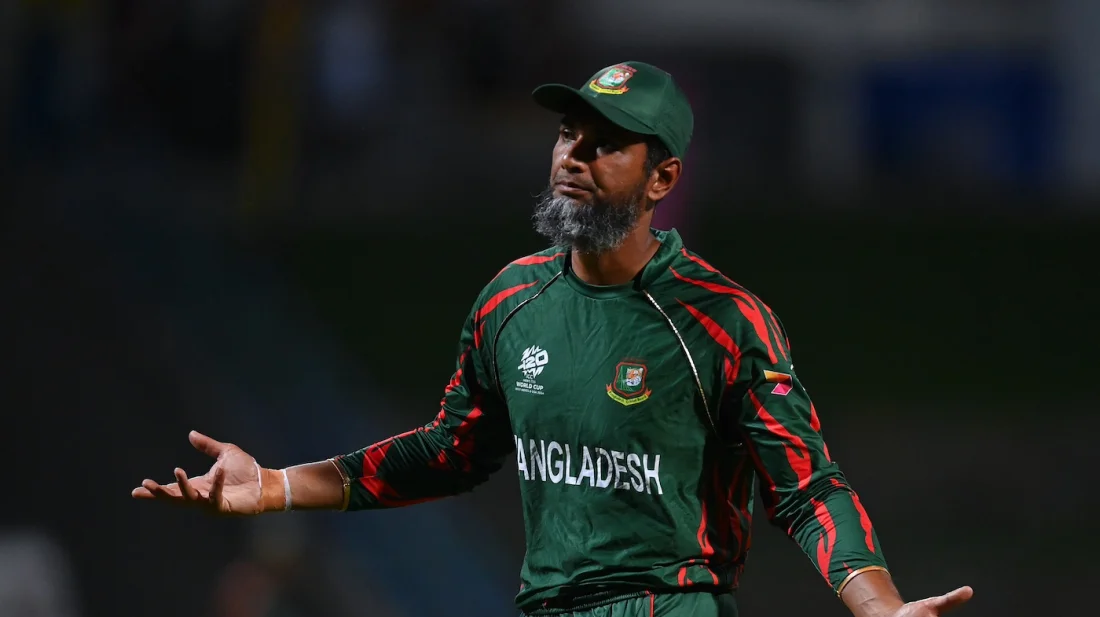 ভিডিও ঘিরে বিতর্ক, দুঃখ প্রকাশ করলেন মাহমুদউল্লাহ